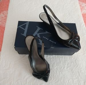 Anne Klein patent leather shoes